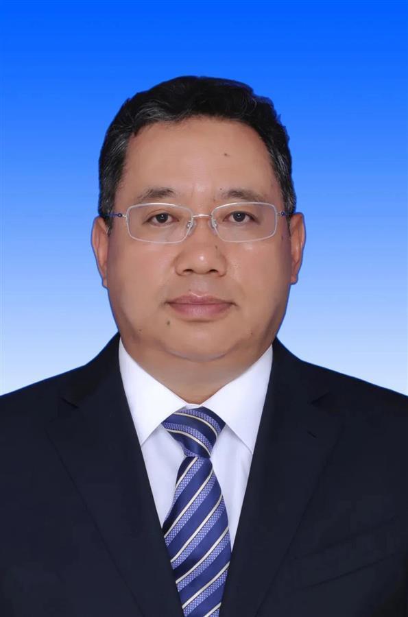 历任山南地委委员,秘书长,拉萨市委常委,城关区委书记,那