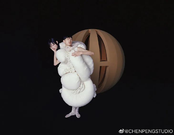 时髦办金泫雅蛇女回归iu20秒换7套look真视觉盛宴