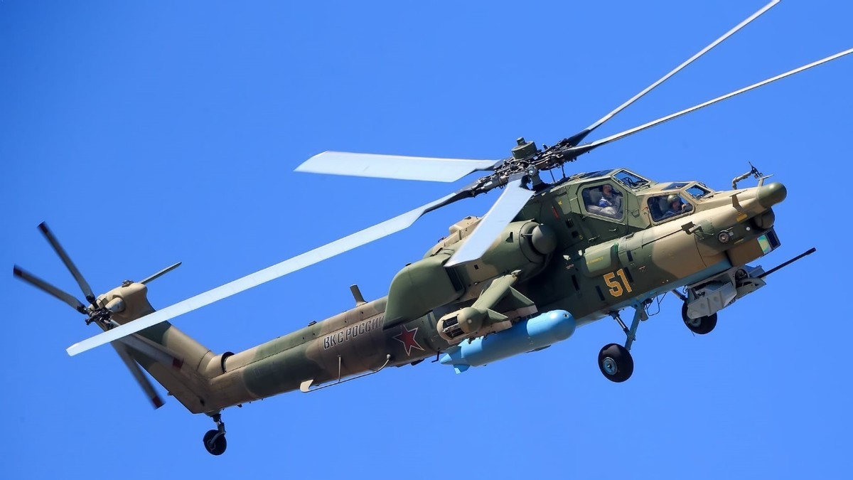 在当时苏联陆军的规划中,是与后来的米-24武装直升机搭配作战的型号
