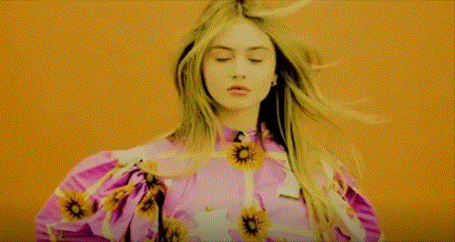 同样在五月份年满17岁的,还有gwyneth paltrow和coldplay乐队主唱