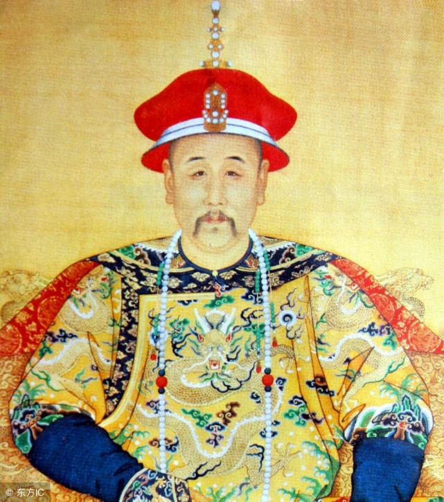 在逐渐掌握权力之后的雍正开始着手全面解决八阿哥胤禩,此前,雍正对其