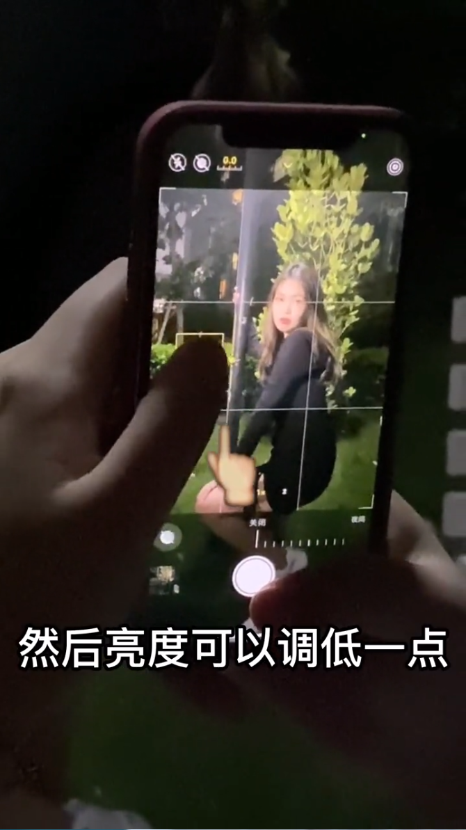 抖音第一挡脸美女吸粉700w全靠360度无死角照骗技术