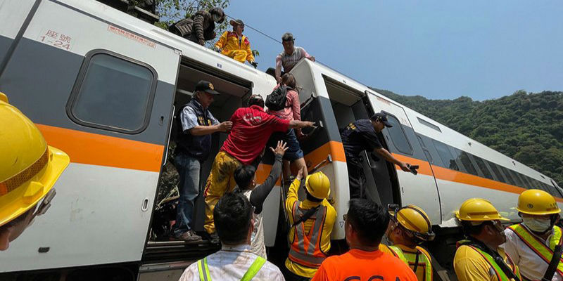 台海观澜火车出轨伤亡重大台湾基础建设到了全面整修的时候了