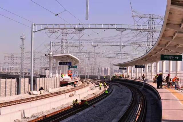 南沙港铁路完成正线铺轨未来将可开行直达欧洲的集装箱班列