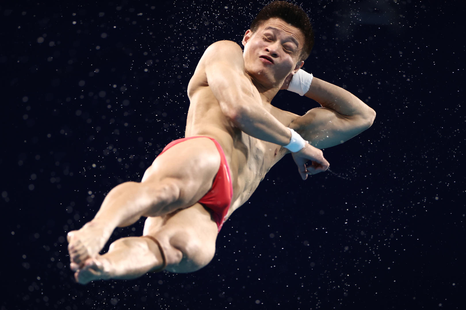 东京奥运会跳水男子10米台决赛,杨健在比赛中.图据ic photo