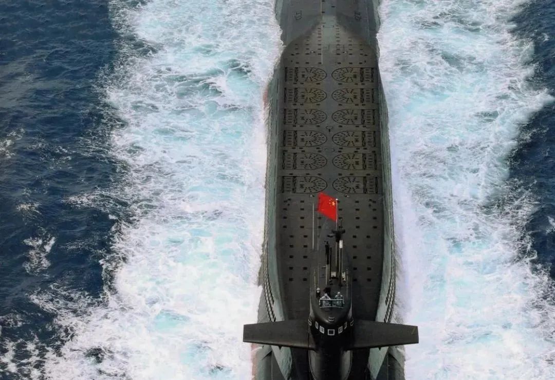 中国真正的实力暴露了,核潜艇谁也发现不了,俄发出警告:领先美国近10