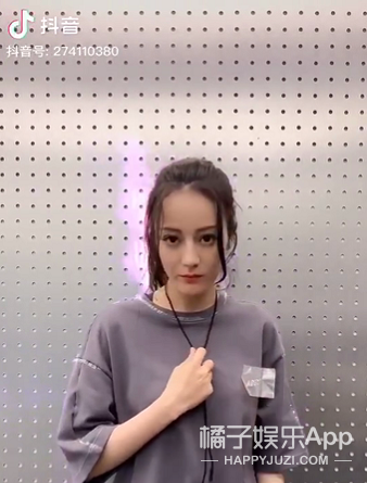 拍视频最高有8888元锦鲤红包拿,看电影还能邀好友每日解锁电影福利!