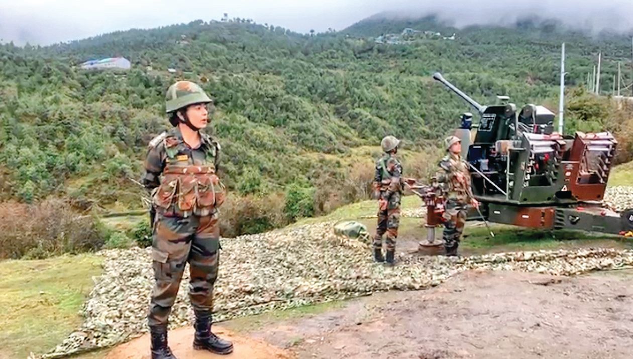 印军在中印争议地区炫耀新装备增加新步枪与美制榴弹炮