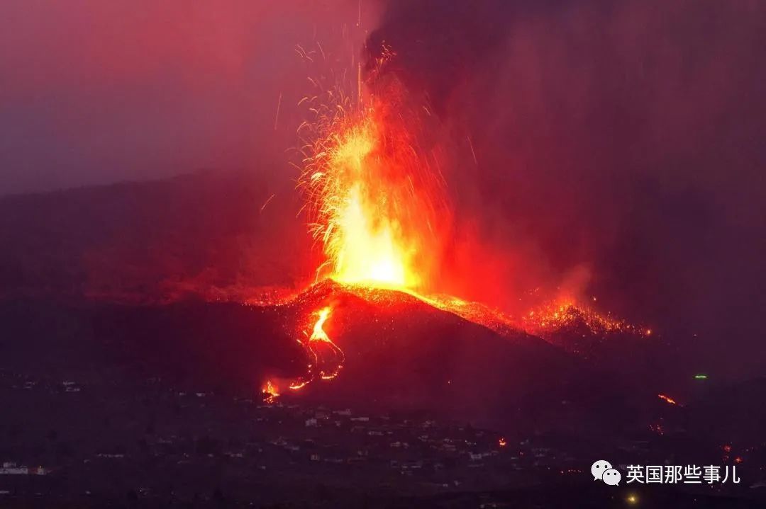 火山喷发吞噬600房屋宛如地狱,这座"奇迹小屋"却完好无损