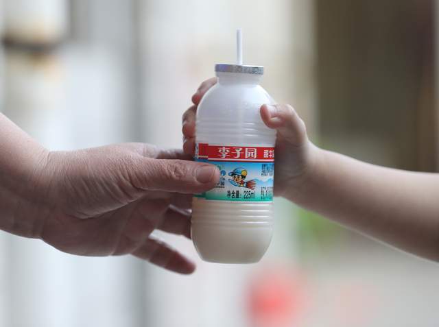 募投项目重大变更,甜牛奶厂家李子园被问询,一季度净利暴涨307%_凤凰