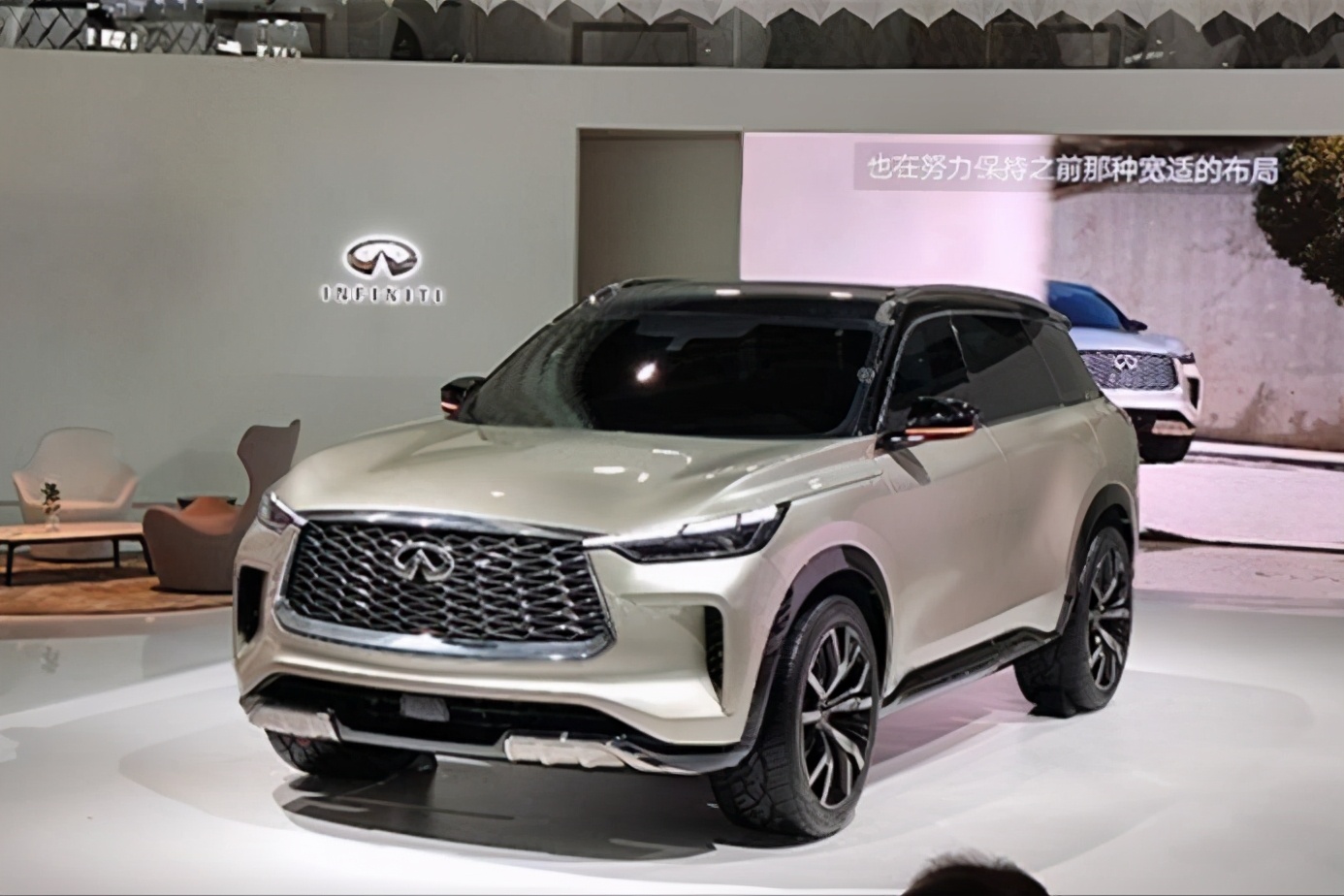 全新英菲尼迪qx60实车亮相悬浮式车顶放弃cvt换9at能翻身吗
