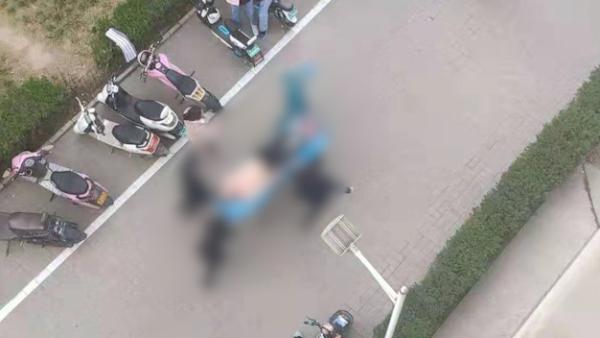 郑州财经学院回应"砍人事件":该学生系自残,抢救无效死亡