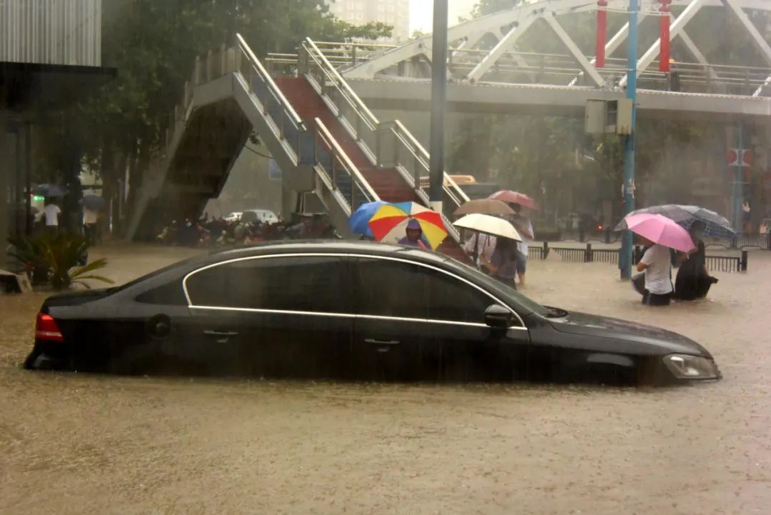 注意安全刚刚郑州发布暴雨橙色预警河南多地发布暴雨红色预警