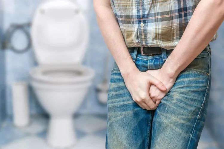 男人清晨的"一泡尿",若没有这5个现象,说明你的身体还