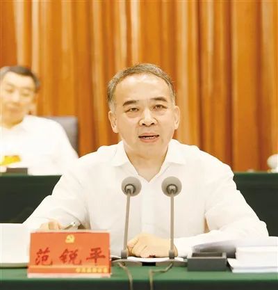 中央批准她任省委常委市委书记