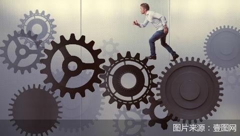 北京商报记者梳理发现,风险综合评级下滑的