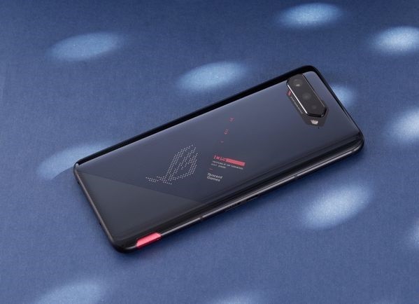 73.值得注意的是,手机在中国大陆以外地区的名称为 rog phone 5.