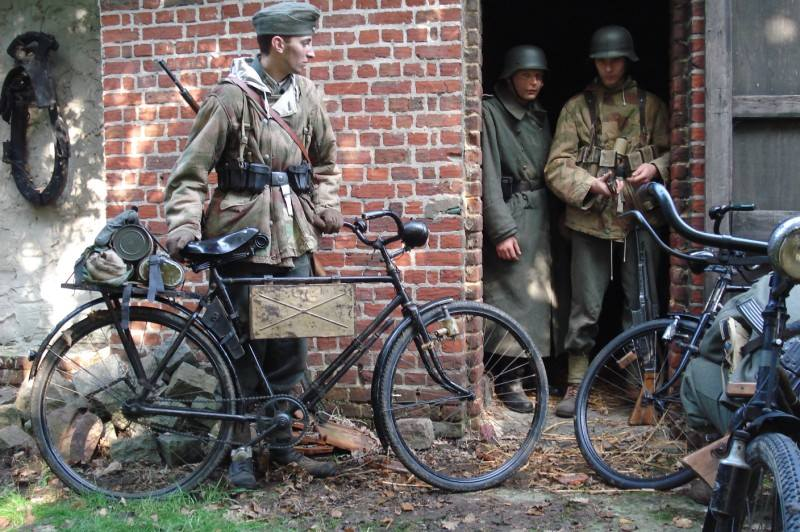 骑着自行车征战欧洲:二战德国自行车大军的军用自行车是什么样的