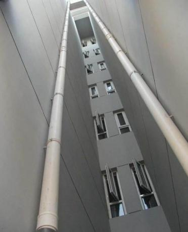 高层建筑雨水管雨水管在房屋的排水和美观上至关重要.