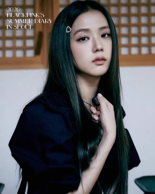 看我们iu妹子投奔了流星眉的怀抱后,少了原来乖乖女的呆萌感,显得愈加