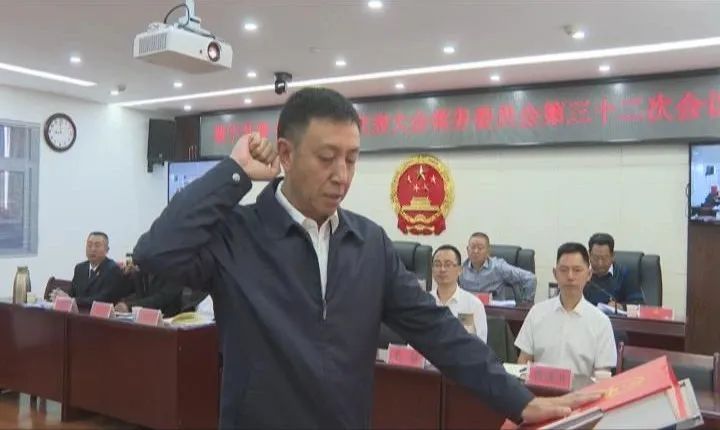 王潇任冕宁县人民政府副县长,代理县长职务