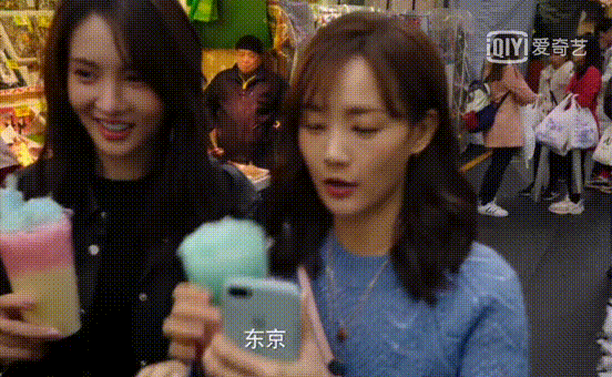 前年又接到了周杰伦《说好不哭》mv的女主,在国内刷了一波脸.