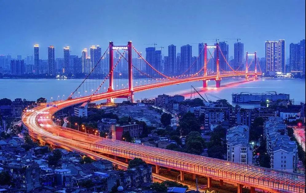 "一桥飞架南北,天堑变通途"——从不断架起的长江大桥看"中国桥"建设