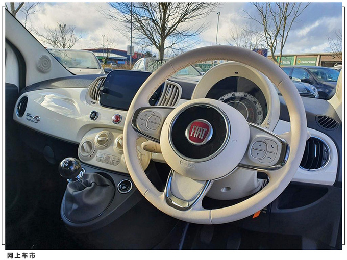 菲亚特500敞篷版实拍!复古外观设计 折叠软顶敞篷,搭