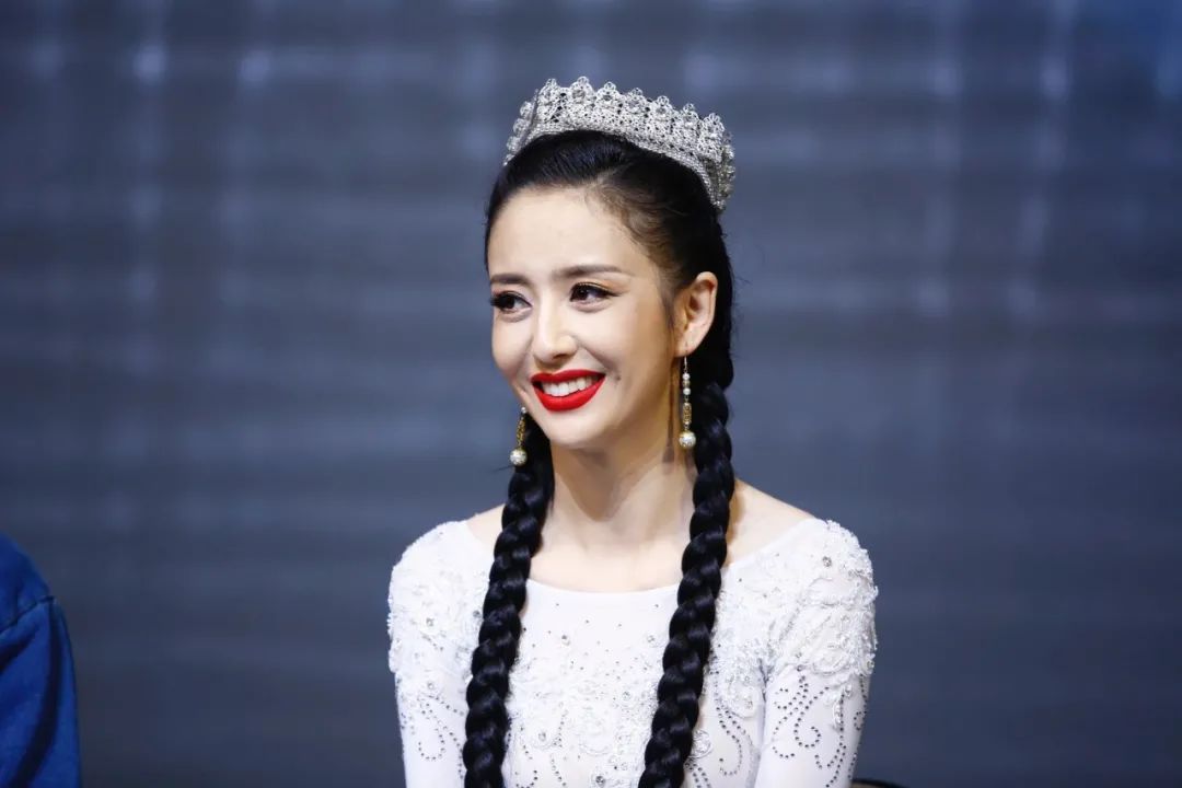 佟丽娅官宣离婚,1亿网友祝贺"离婚成功:当一个女人决定自救,离婚才