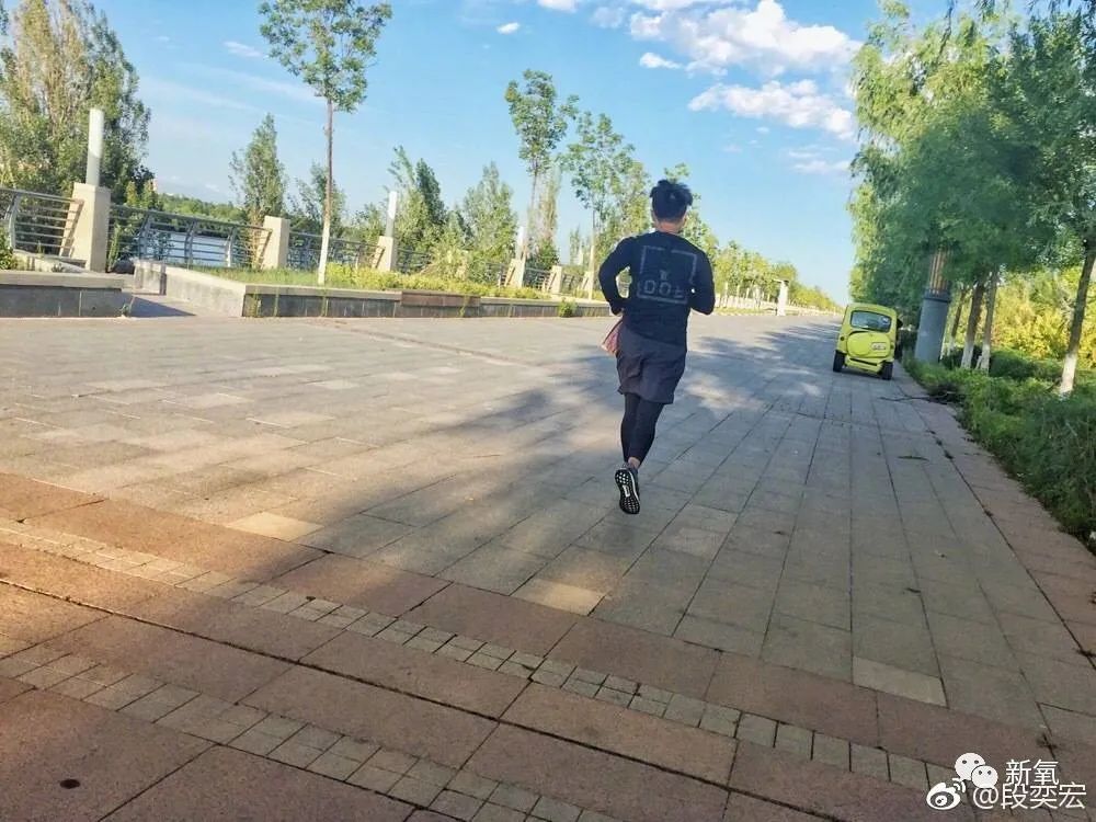 穿假腹肌拍戏,现在的男明星们脸不红吗?