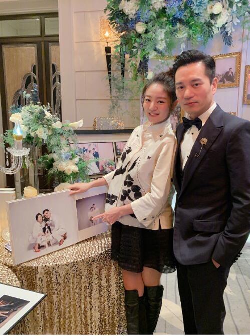 扎心了!大s和汪小菲闹离婚,媒人安以轩却和老公庆祝结婚4周年
