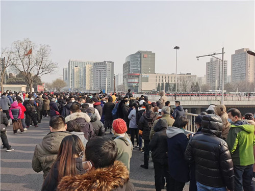 记者亲历北京东城区西城区核酸检测现场海淀区这家公司也要进行全员