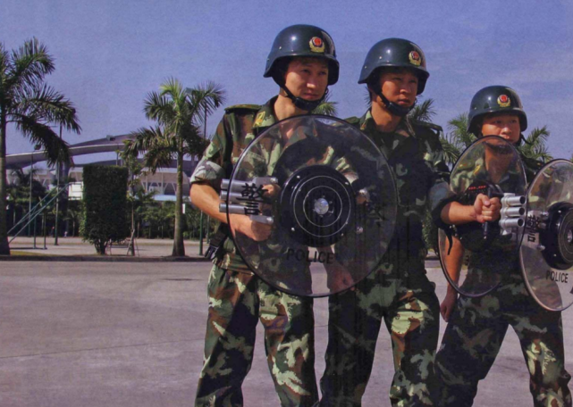 韩国长矛阵 中印边境狼牙棒:现代战场冷兵器