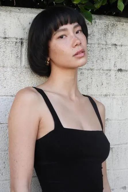 这两个美少女今天的打扮又酷又甜,二次元感满满