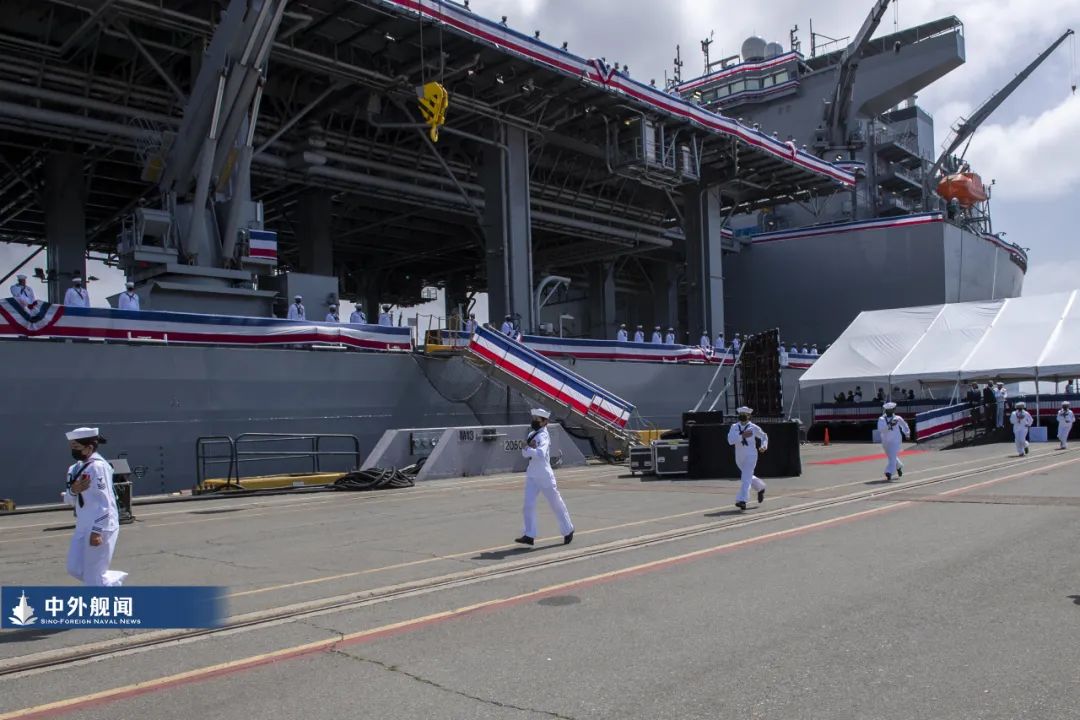美国海军第3艘远征浮动基地舰入列