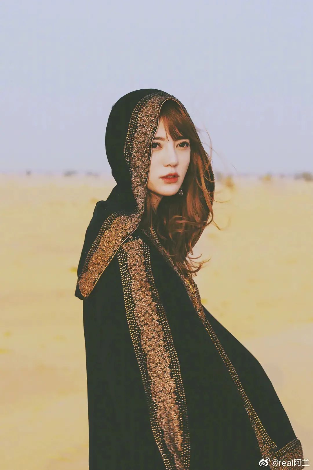 于是,19岁那年阿兰出国,开始在日本的演艺生涯.