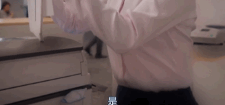 因为想要证明自己,所以经常一个月下来加班时间长达100小时.