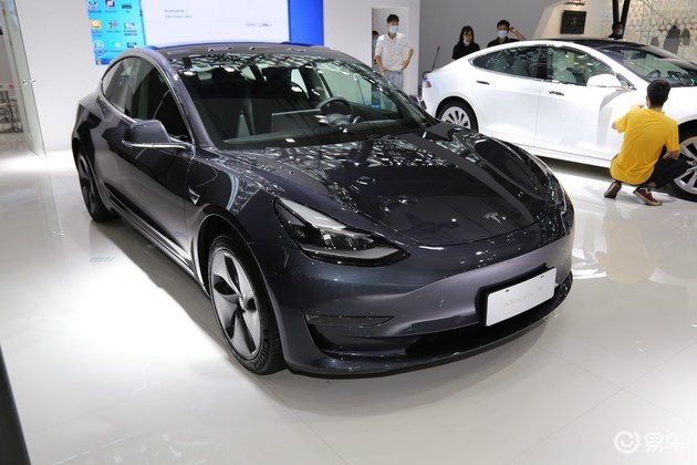 2021广州车展宝马i4对比特斯拉model3