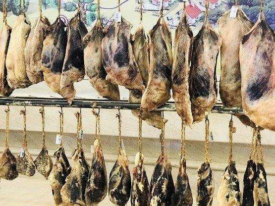 一个牛干巴卖出8888元云南省寻甸县举行寻甸牛干巴电商节系列活动