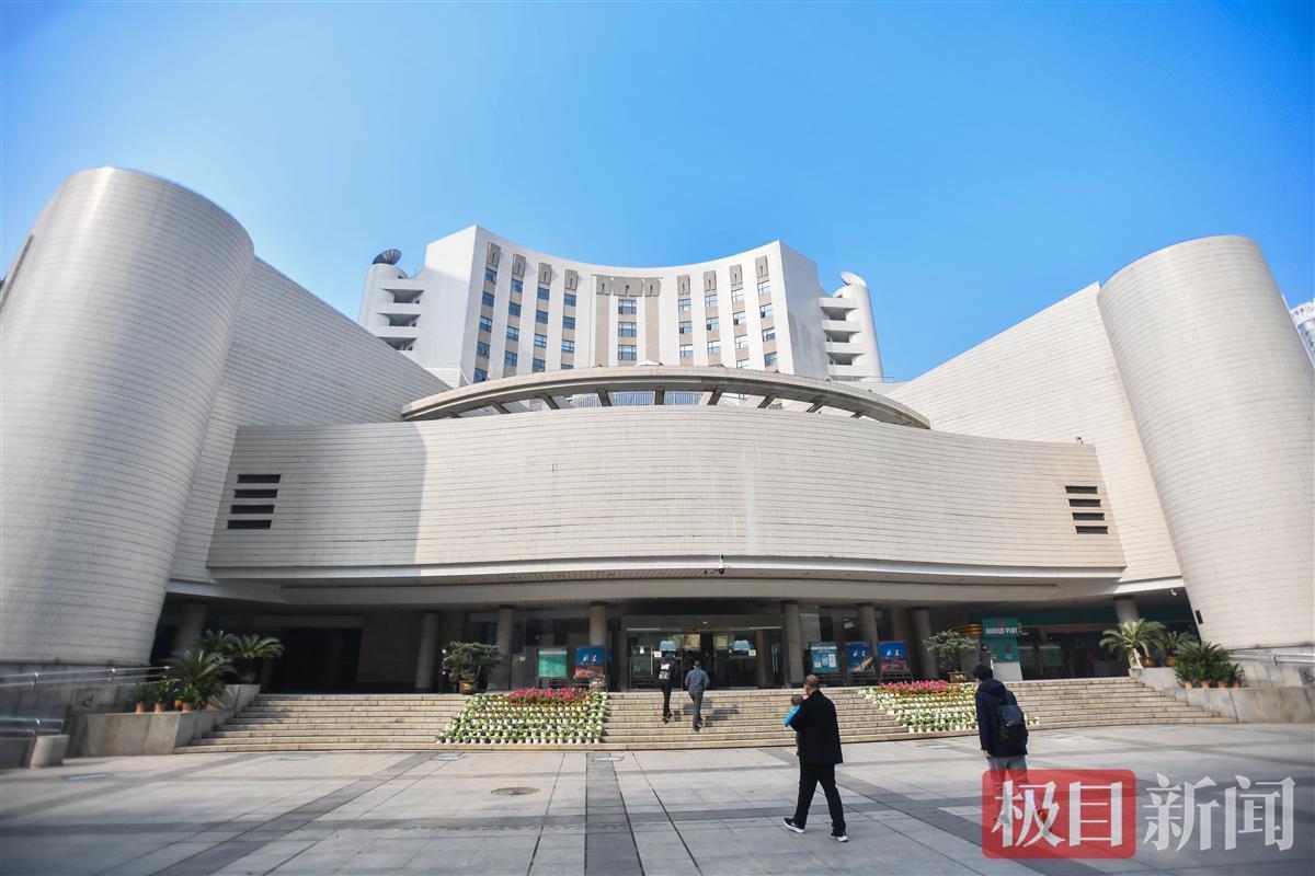 武汉图书馆恢复开放700㎡的古籍修复中心启用