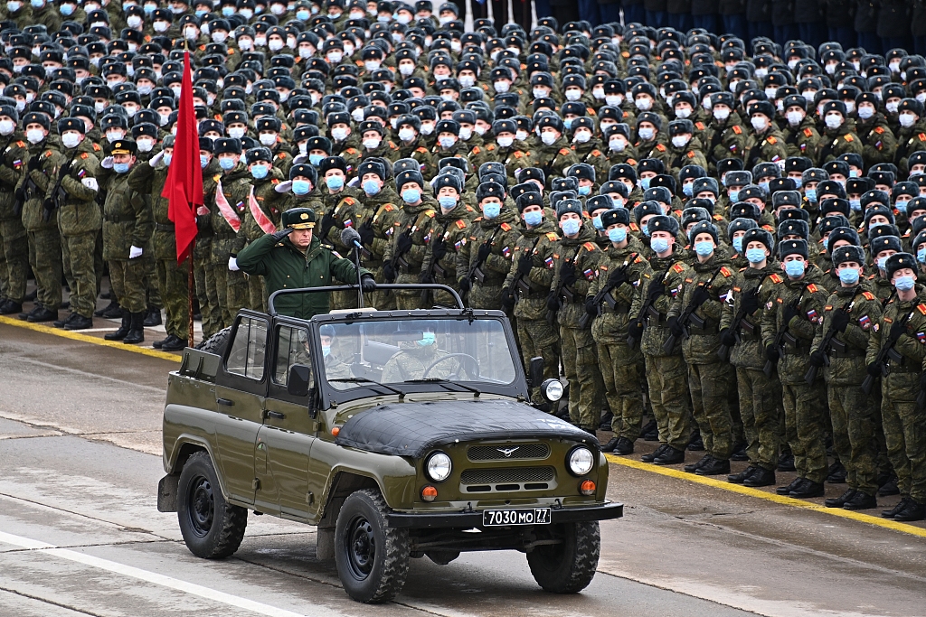 俄罗斯举行胜利日阅兵综合彩排