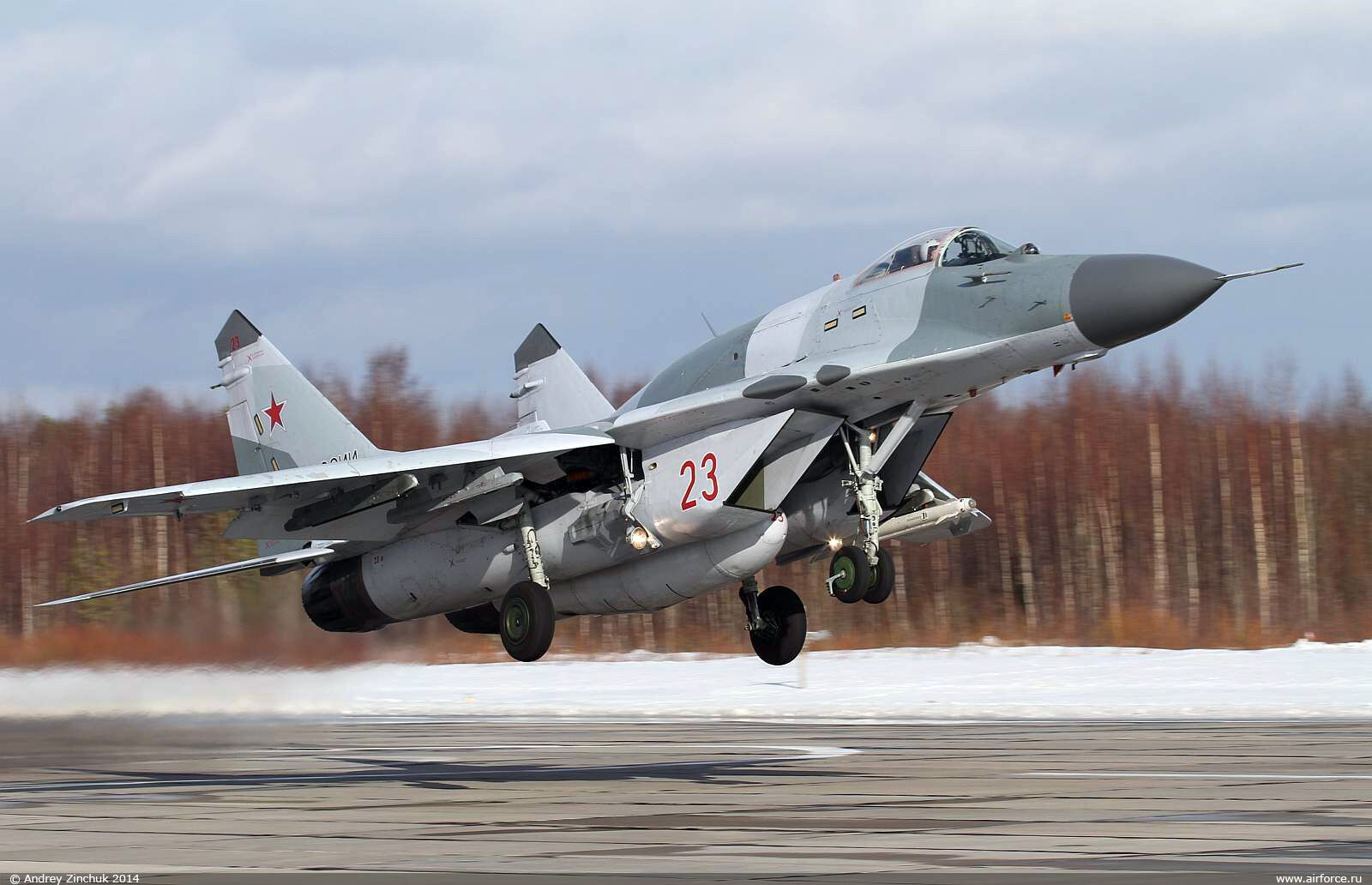 俄国防部:俄军一架米格-29战斗机坠毁,飞行员丧生