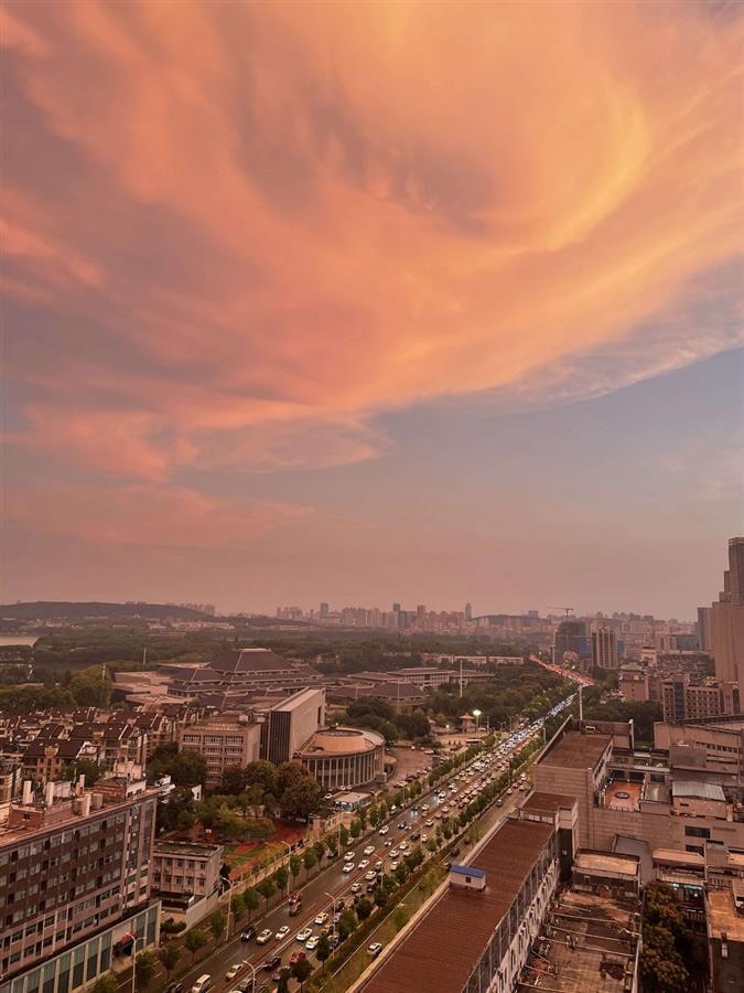 晴空霹雳,雨后彩虹!双休37℃继续,降温不远了