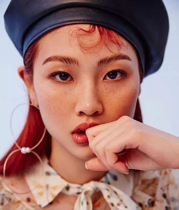 jennie头号闺蜜火了一度丑成全网p图素材如今这张麻子脸却统一亚洲