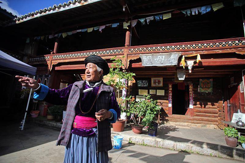 云南摩梭族研究:在母系社群,女性生活得更健康了