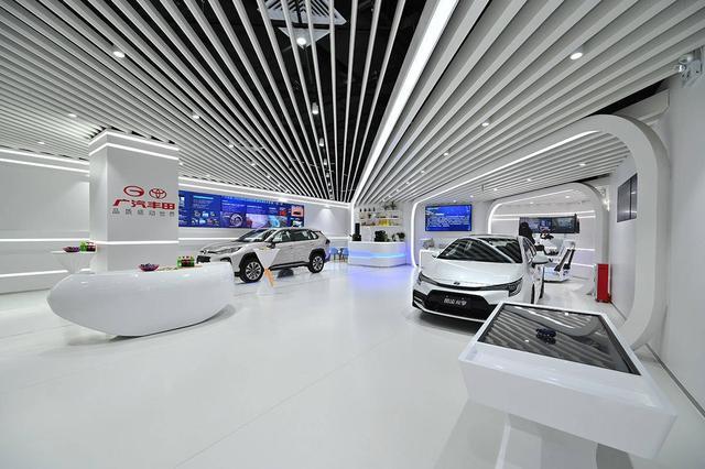 造车新势力直营店抢占商超特斯拉回归4s店传统车企与时俱进