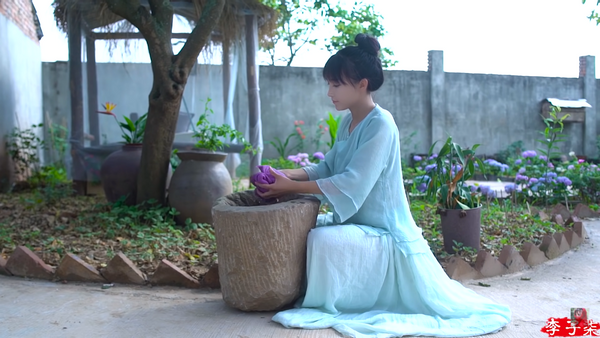 2020年1月,李子柒入选《中国妇女报"2019十大女性人物.