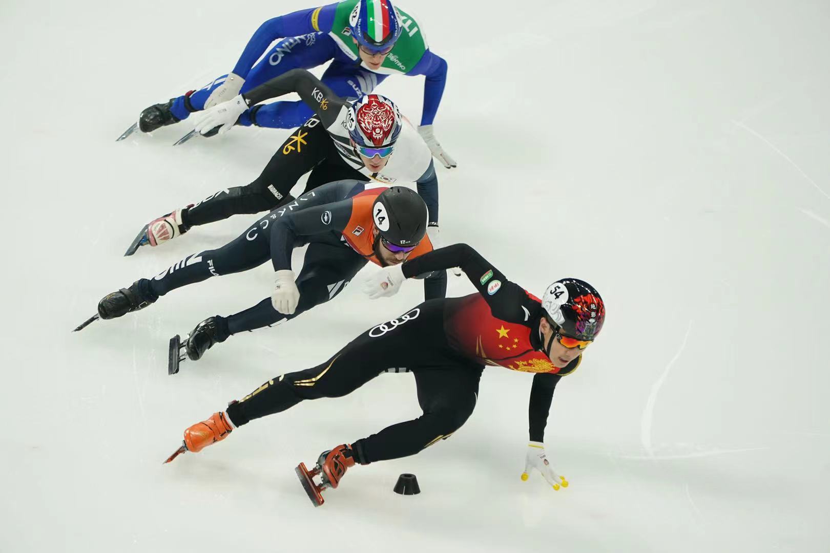 刚刚,在首都体育馆举行的"相约北京"2021至2022赛季国际滑联短道速滑
