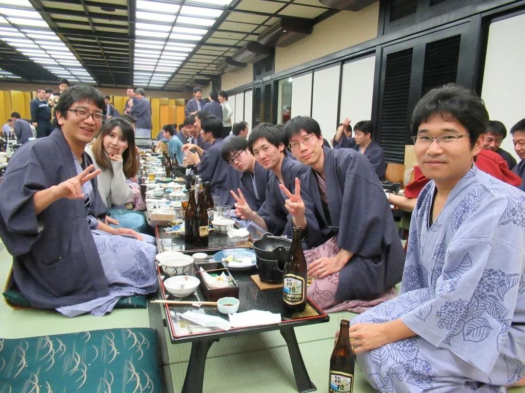 一家日本公司于年末举办的忘年会