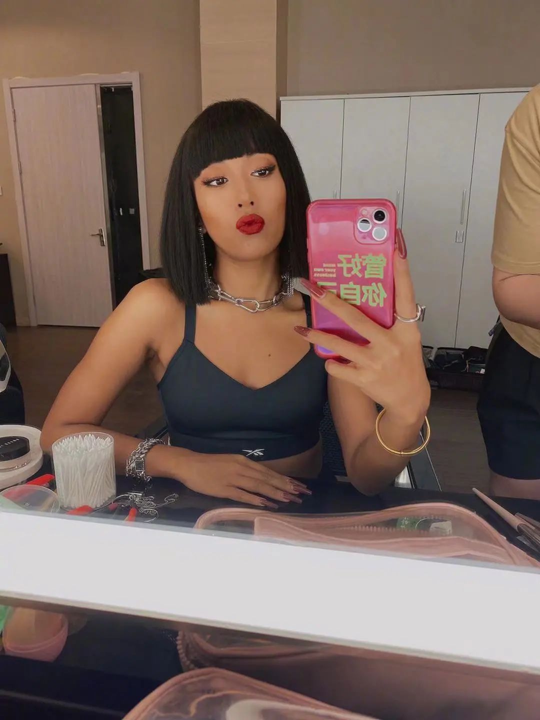 因为穿搭狂上热搜浪姐2穿的真有这么神